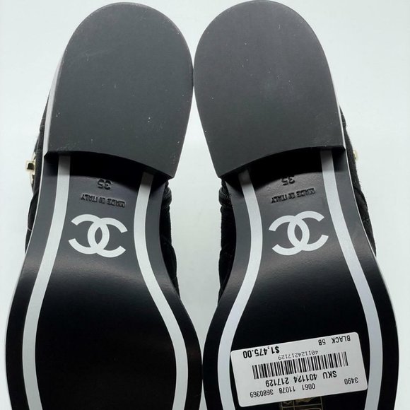 CHANEL 20K Suede Cap Toe Quilted CC Turnlock Flat Ankle Booties Boots - Picture 15 of 15